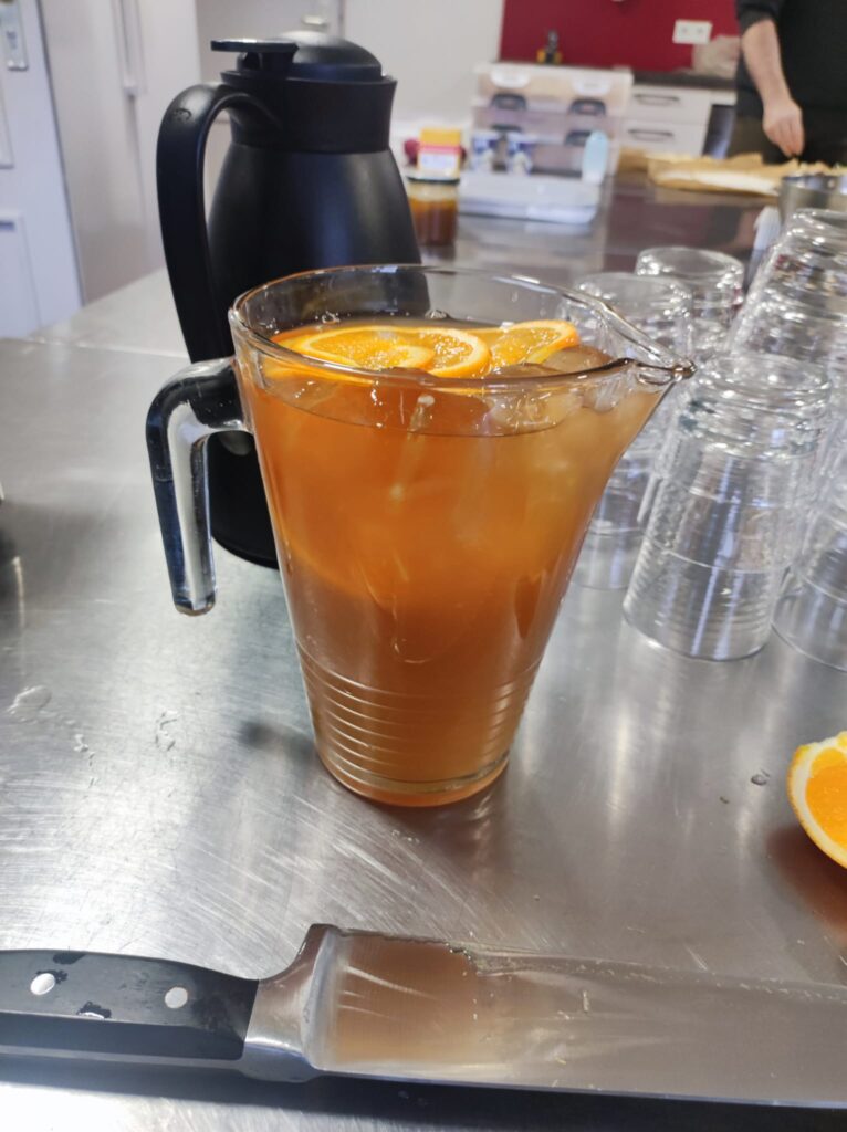 Ein Bild des fertigen Eistees (KI-Rezept)